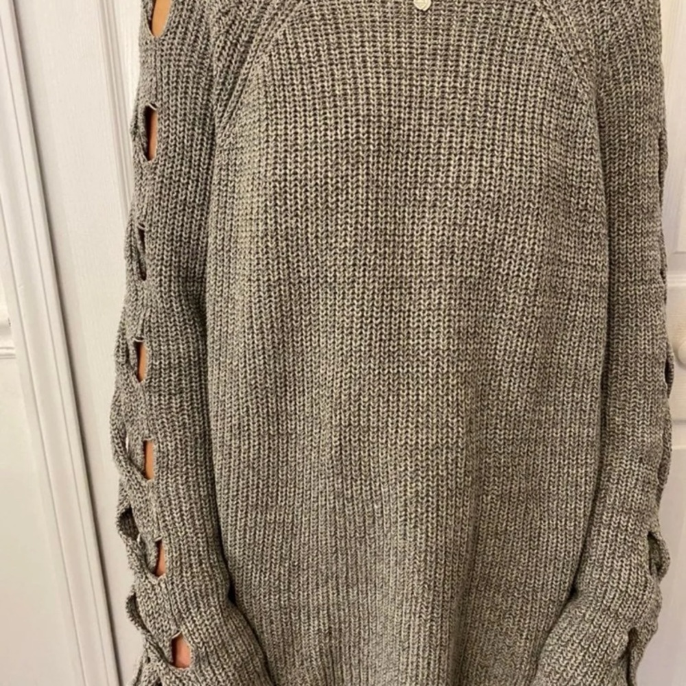 Sweater - Picture 3 of 4